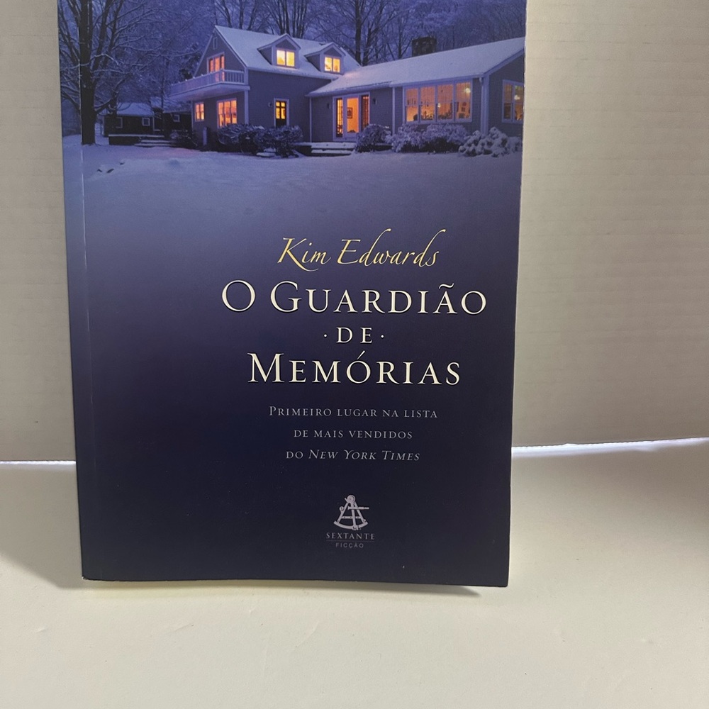 O Guardião de Memórias Book by Kim Edward’s